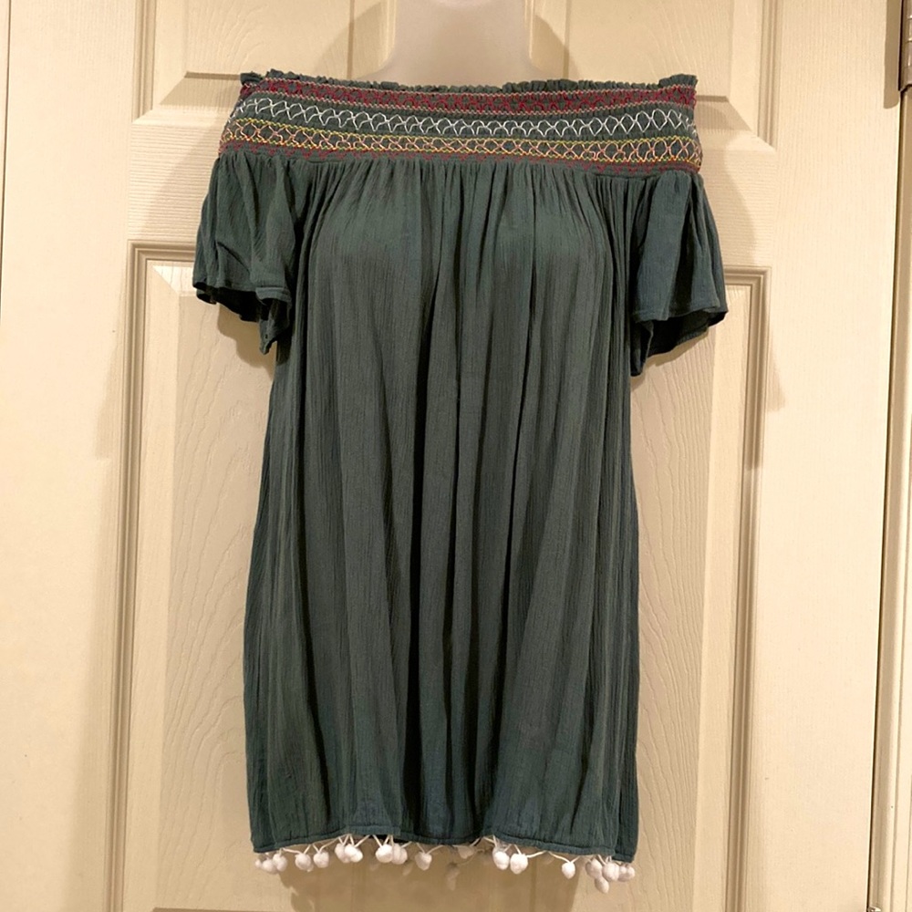 Francesca’s olive green smocked tunic top, Sz S